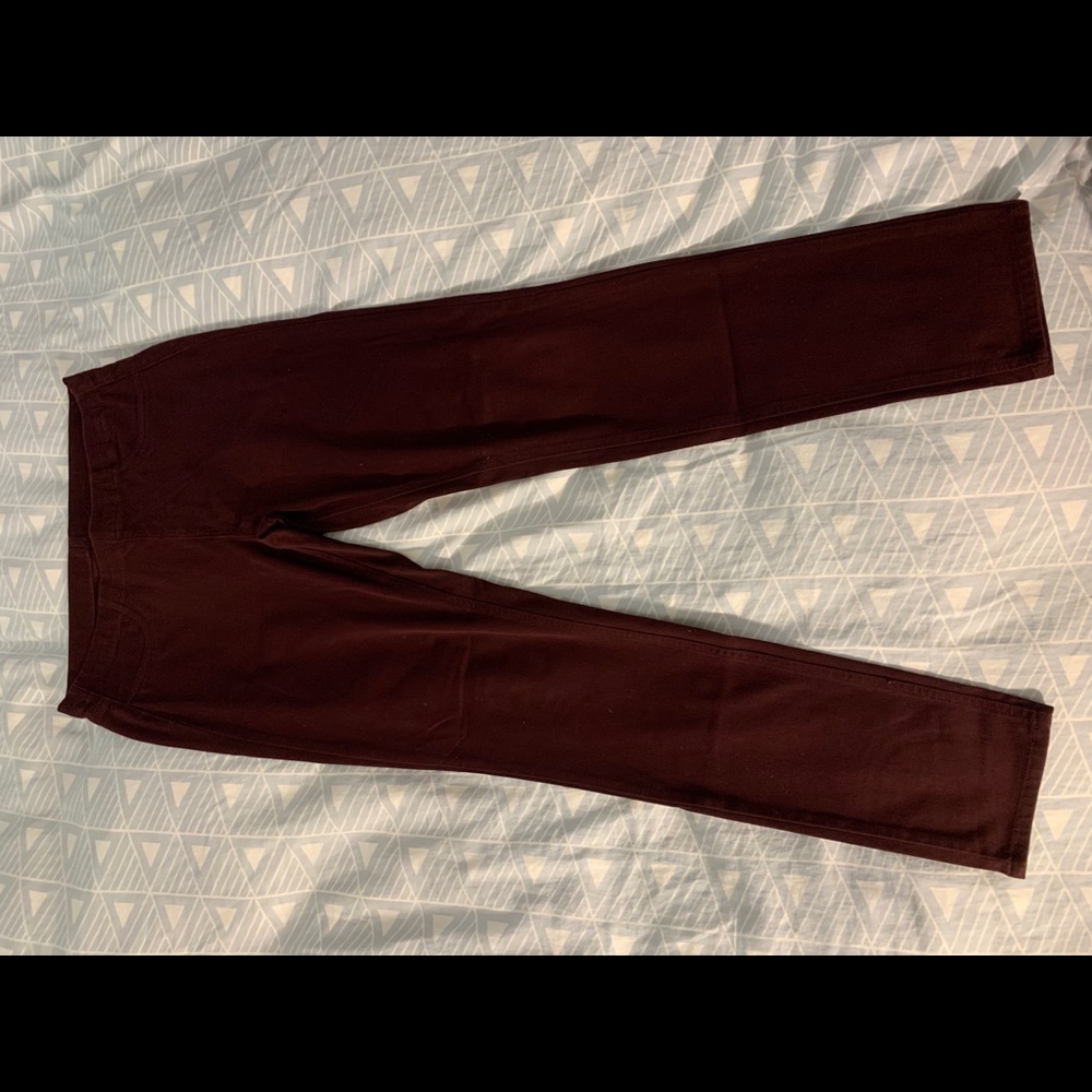 Adorable burgundy Uniqlo pants
